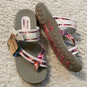 Sketchers Reggae Zig Swag Flip-Flop Sandal Size 7 NEW